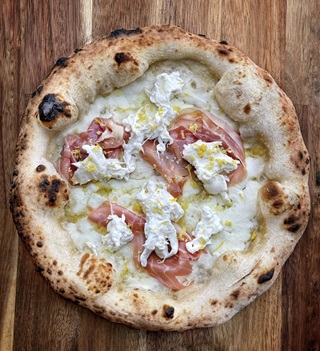 Lemon Aide pizza by Rich Payne. BBQ powered by Calor