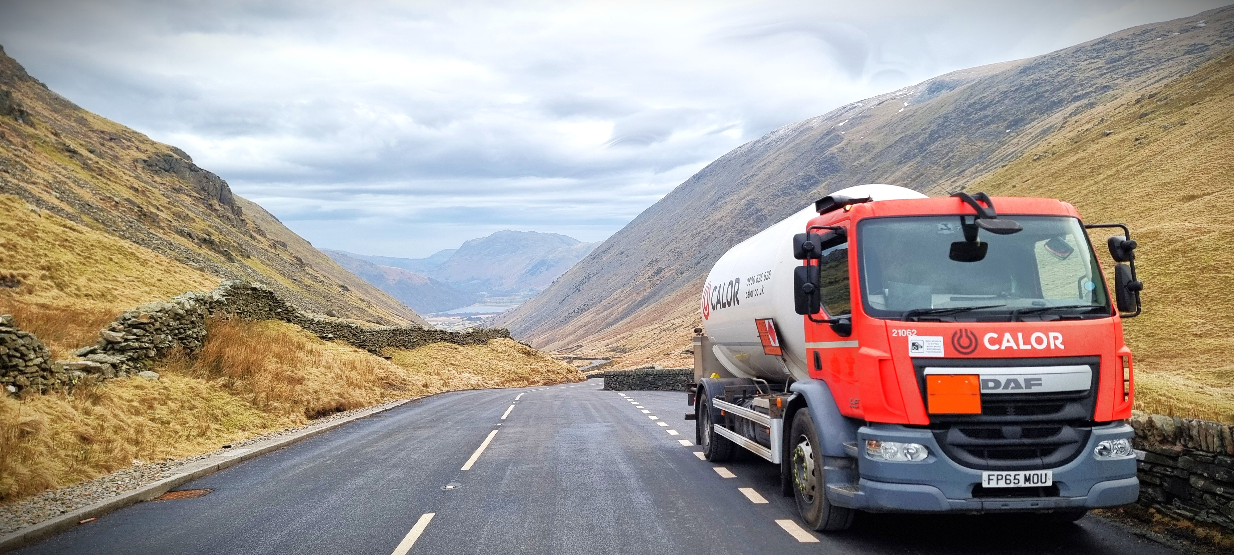 Landscape and calor bulk delivery vehicle in a scenic location 