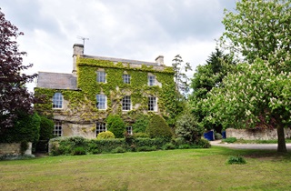 Rural British hotel outdoor area